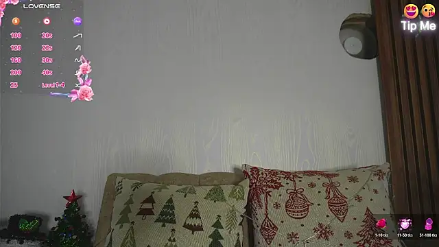 Roxybeautyy online show from 12-21-25, 09:55