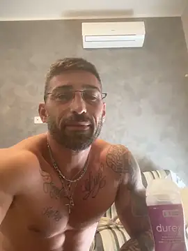 Snapshot of GmGit chatting on 09-26-25, 09:24 GmGit online show from 09-26-25, 09:24