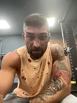 Snapshot of GmGit chatting on 10-02-25, 01:40 GmGit online show from 10-02-25, 01:40