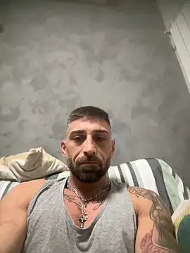 Snapshot of GmGit chatting on 10-22-25, 02:45 GmGit online show from 10-22-25, 02:45