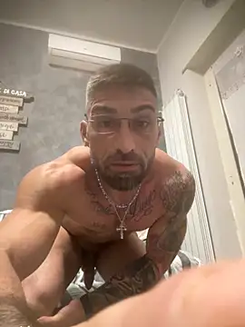 Snapshot of GmGit chatting on 10-24-25, 02:52 GmGit online show from 10-24-25, 02:52