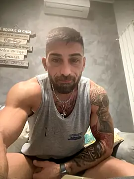 Snapshot of GmGit chatting on 10-26-25, 04:29 GmGit online show from 10-26-25, 04:29