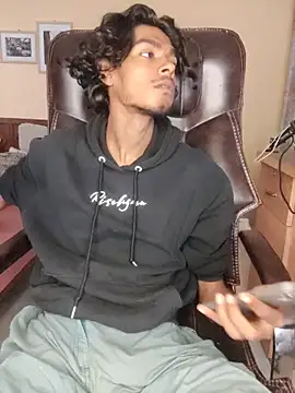 thecatfish online show from 11-13-25, 04:11