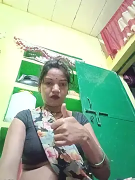 Snapshot of Seema_guptaji chatting on 06-27-26, 10:15 Seema guptaji online show from 06-27-26, 10:15