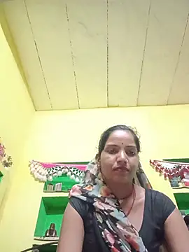 Snapshot of Seema_guptaji chatting on 06-29-26, 10:15 Seema guptaji online show from 06-29-26, 10:15