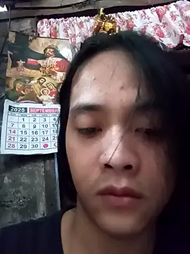 Snapshot of newbabeladyboy chatting on 09-19-25, 05:42 newbabeladyboy online show from 09-19-25, 05:42