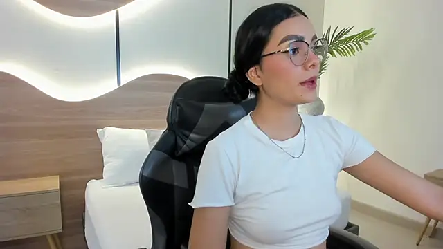 Snapshot of emily_tolson chatting on 12-02-25, 07:09 emily tolson online show from 12-02-25, 07:09