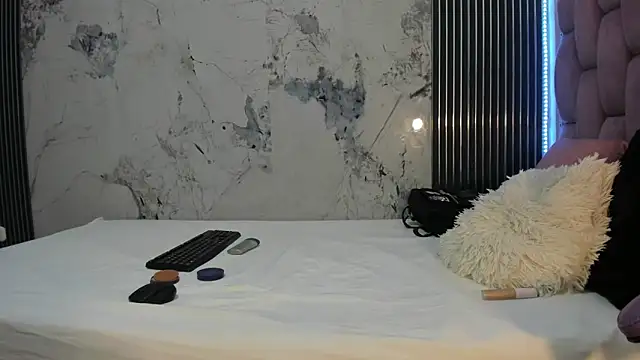 Mia Duarte1 online show from 10-24-25, 07:32