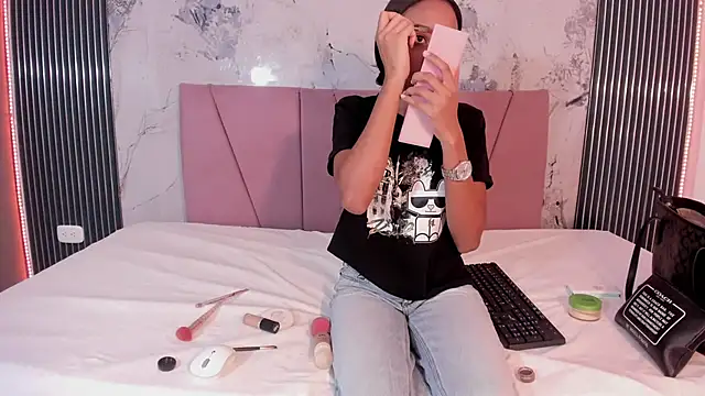 Mia Duarte1 online show from 04-04-26, 12:24