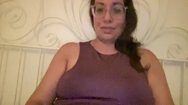Snapshot of RosaFreya chatting on 06-27-26, 03:17 RosaFreya online show from 06-27-26, 03:17