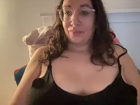 Snapshot of RosaFreya chatting on 07-18-26, 06:39 RosaFreya online show from 07-18-26, 06:39