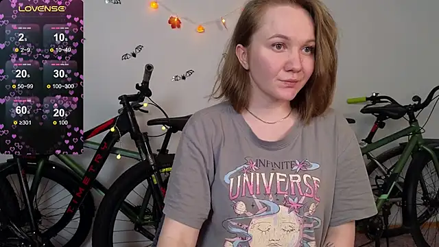 Snapshot of BellaMurrr chatting on 10-24-25, 05:37 BellaMurrr online show from 10-24-25, 05:37