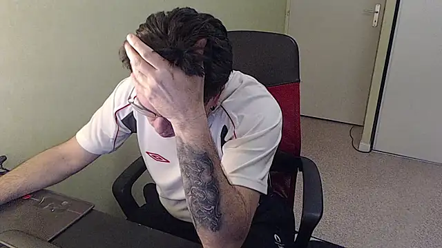 blueandwhite1 online show from 02-25-26, 07:40