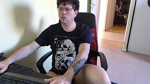 blueandwhite1 online show from 03-17-26, 03:26