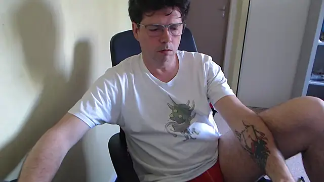 blueandwhite1 online show from 04-21-26, 02:34