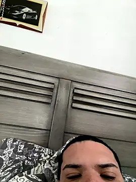 YadielPublic online show from 09-20-25, 04:41