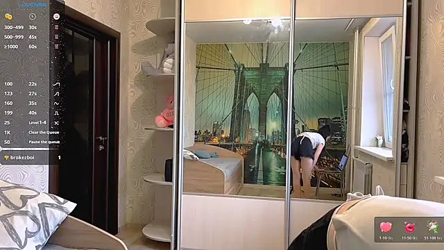 TianaWidell online show from 10-29-25, 03:31