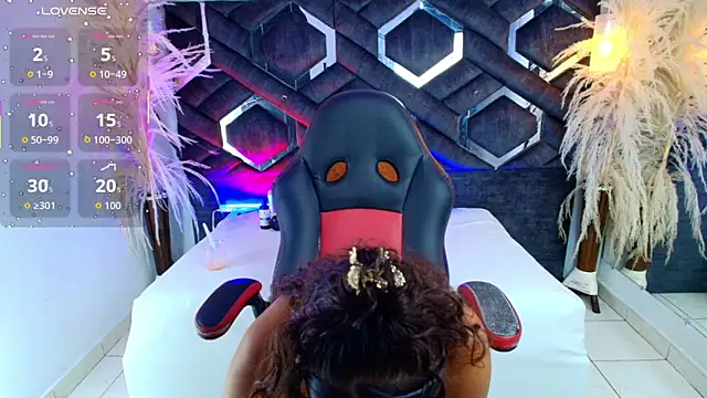 Zoe-Johnson  online show from 11-11-25, 09:48