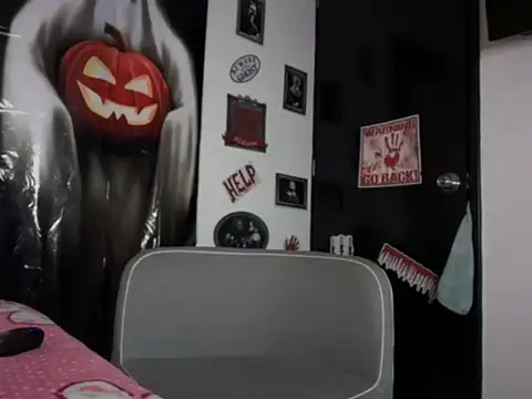 Snapshot of sasha_jonne chatting on 10-31-25, 02:45 sasha jonne online show from 10-31-25, 02:45