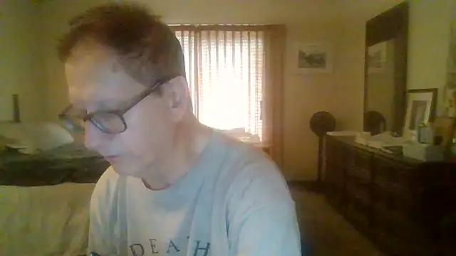 Snapshot of camminmichaellll chatting on 09-17-25, 07:04 camminmichaellll online show from 09-17-25, 07:04