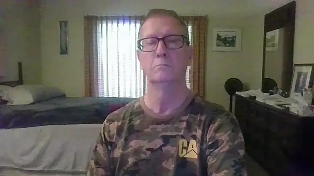 Snapshot of camminmichaellll chatting on 10-24-25, 08:49 camminmichaellll online show from 10-24-25, 08:49