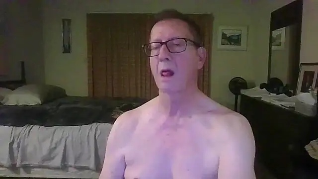 Snapshot of camminmichaellll chatting on 02-02-26, 04:33 camminmichaellll online show from 02-02-26, 04:33