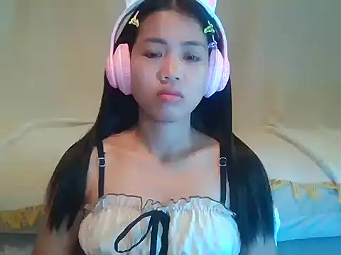 Snapshot of AnnewithanE chatting on 09-23-25, 02:58 AnnewithanE online show from 09-23-25, 02:58