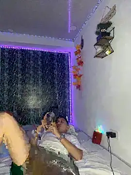 Snapshot of Alejandro_BigCock22 chatting on 09-23-25, 03:31 Alejandro BigCock22 online show from 09-23-25, 03:31