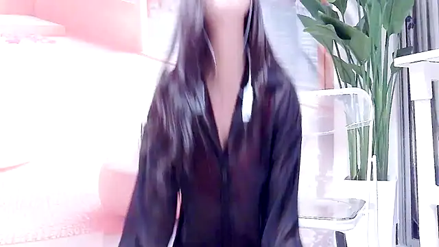 Snapshot of Tianxin6 chatting on 01-09-26, 12:24 Tianxin6 online show from 01-09-26, 12:24