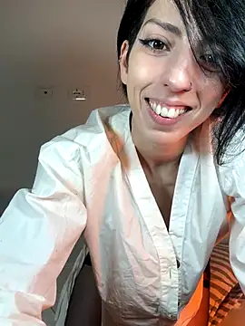 Snapshot of flowermadness chatting on 11-22-25, 12:15 flowermadness online show from 11-22-25, 12:15