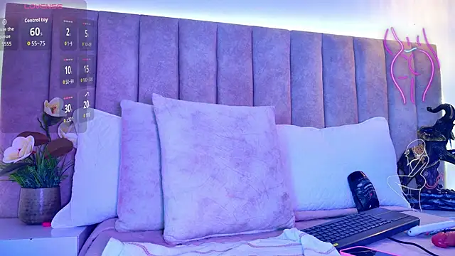 GabbieMonson online show from 10-22-25, 04:18