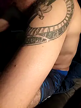 Snapshot of Pistolon19 chatting on 10-15-25, 01:50 Pistolon19 online show from 10-15-25, 01:50