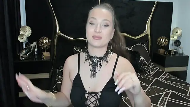 Snapshot of RebekaRose chatting on 10-15-25, 10:21 RebekaRose online show from 10-15-25, 10:21