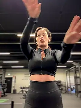 Snapshot of Risky_Workouts chatting on 10-14-25, 09:54 Risky Workouts online show from 10-14-25, 09:54