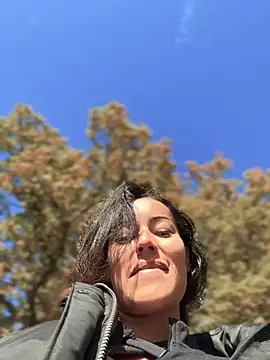 Snapshot of Risky_Workouts chatting on 10-15-25, 09:09 Risky Workouts online show from 10-15-25, 09:09