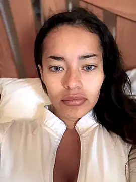 Snapshot of Risky_Workouts chatting on 10-23-25, 08:46 Risky Workouts online show from 10-23-25, 08:46