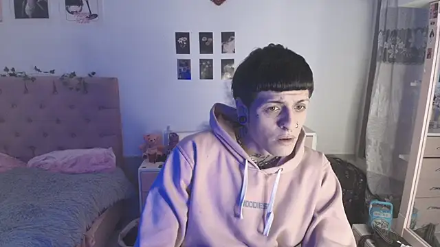 Snapshot of 2cyboy_ chatting on 10-14-25, 07:25 2cyboy online show from 10-14-25, 07:25