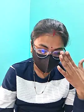 Snapshot of DivyaBhabhi69@xh chatting on 03-02-26, 10:22 DivyaBhabhi69xh online show from 03-02-26, 10:22