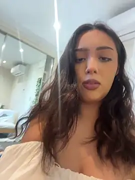 Snapshot of chloerossi18 chatting on 12-18-25, 04:40 chloerossi18 online show from 12-18-25, 04:40