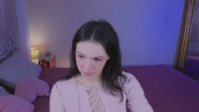 Snapshot of Loona_Eclipse chatting on 09-19-25, 08:31 Loona Eclipse online show from 09-19-25, 08:31