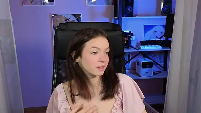 Snapshot of Loona_Eclipse chatting on 10-07-25, 08:50 Loona Eclipse online show from 10-07-25, 08:50