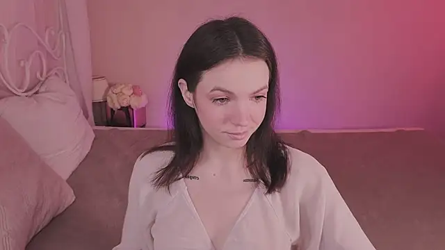 Snapshot of Loona_Eclipse chatting on 10-15-25, 08:42 Loona Eclipse online show from 10-15-25, 08:42