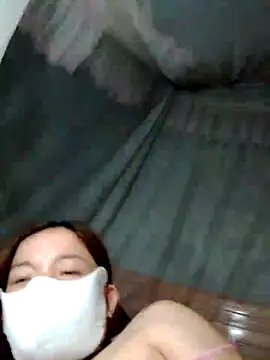 Snapshot of YuchengLy chatting on 10-15-25, 04:29 YuchengLy online show from 10-15-25, 04:29