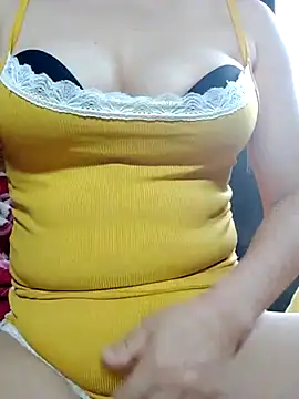 YuchengLy online show from 10-24-25, 08:33