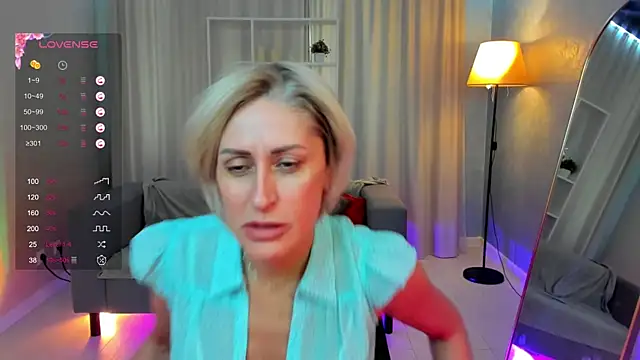 Snapshot of PamellaMurphy chatting on 10-27-25, 08:18 PamellaMurphy online show from 10-27-25, 08:18