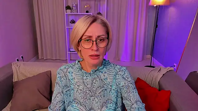 Snapshot of PamellaMurphy chatting on 10-28-25, 08:29 PamellaMurphy online show from 10-28-25, 08:29