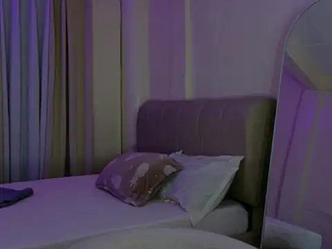 Snapshot of Blaire_Samantha chatting on 02-12-26, 11:05 Blaire Samantha online show from 02-12-26, 11:05