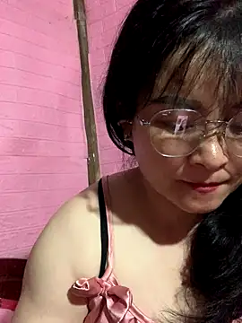 Star-sweet online show from 10-13-25, 04:18