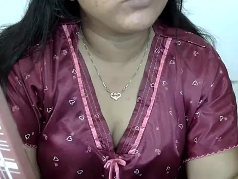 Mon-Luv online show from 04-10-26, 11:37