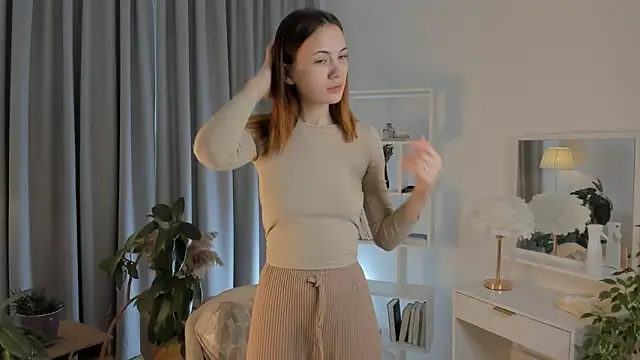 Snapshot of SirenaOstrem chatting on 09-15-25, 01:16 SirenaOstrem online show from 09-15-25, 01:16